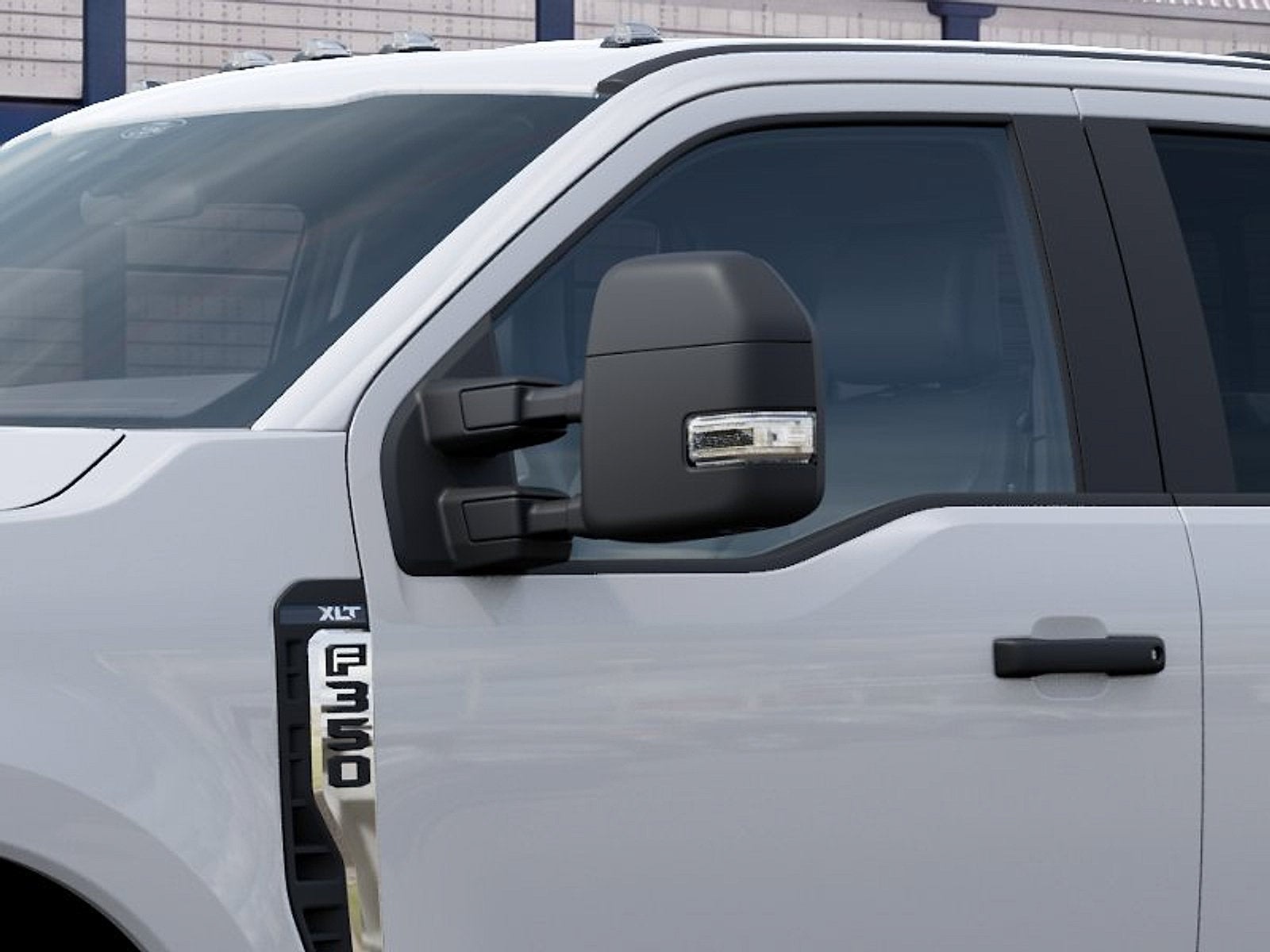 2027 Ford Super Duty F-350 SRW XLT