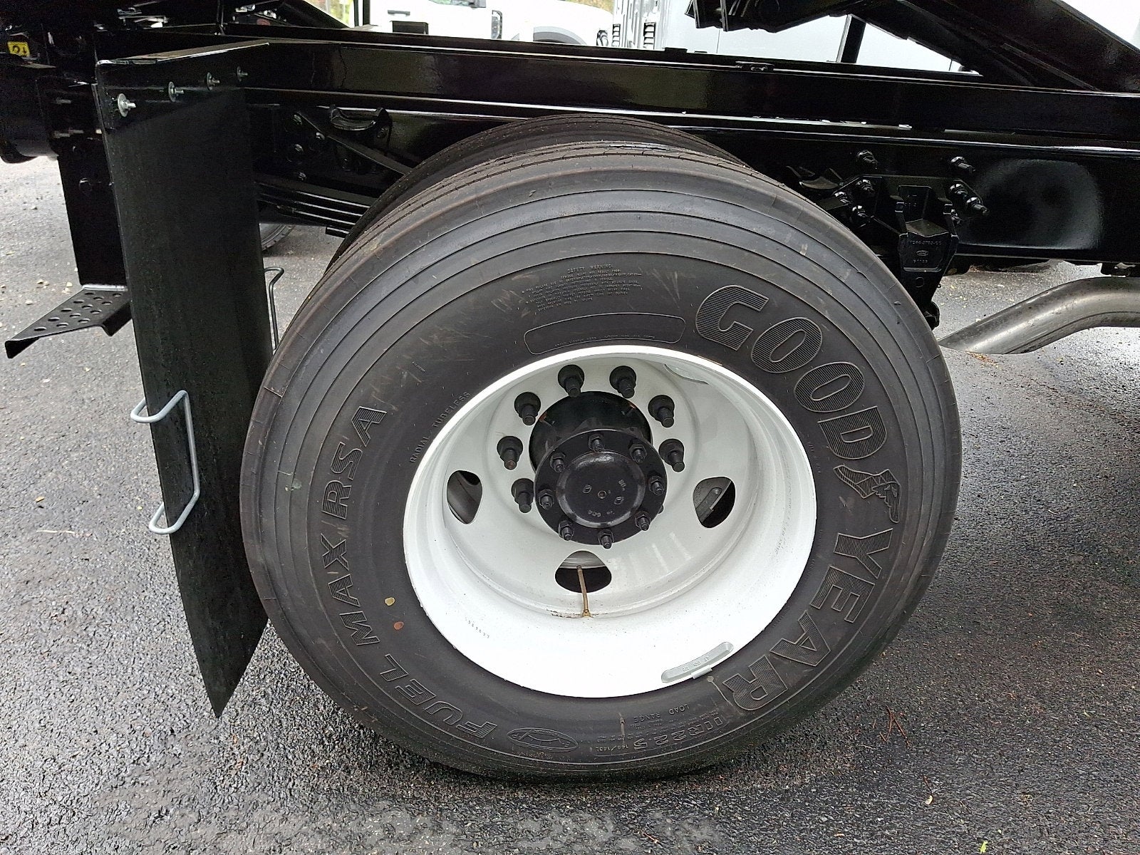 2027 Ford F-750 Base