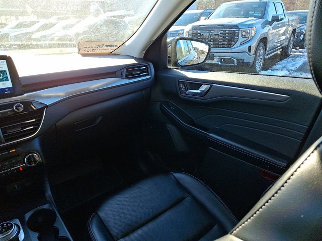 2022 Ford Escape Titanium