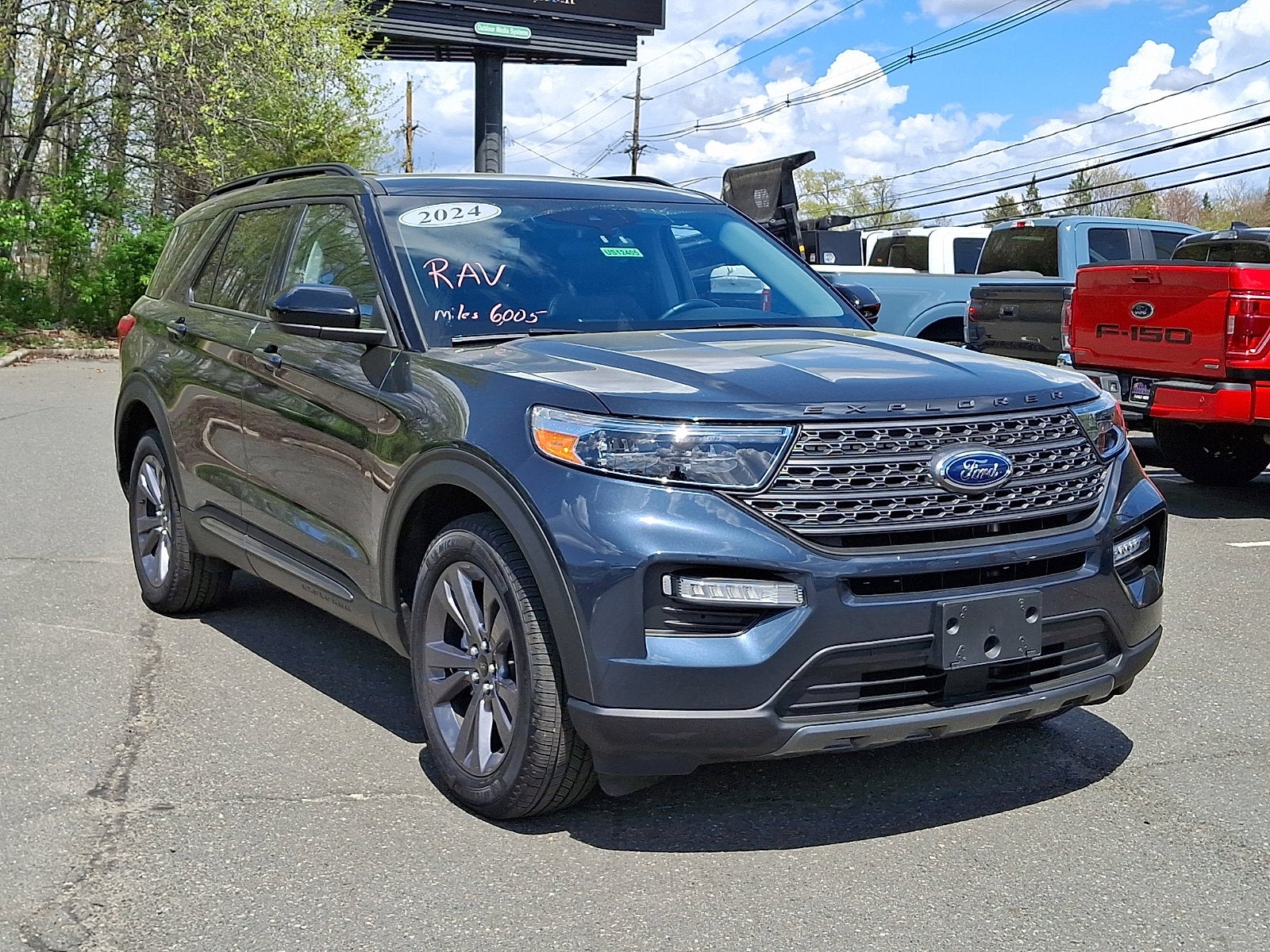 2024 Ford Explorer XLT