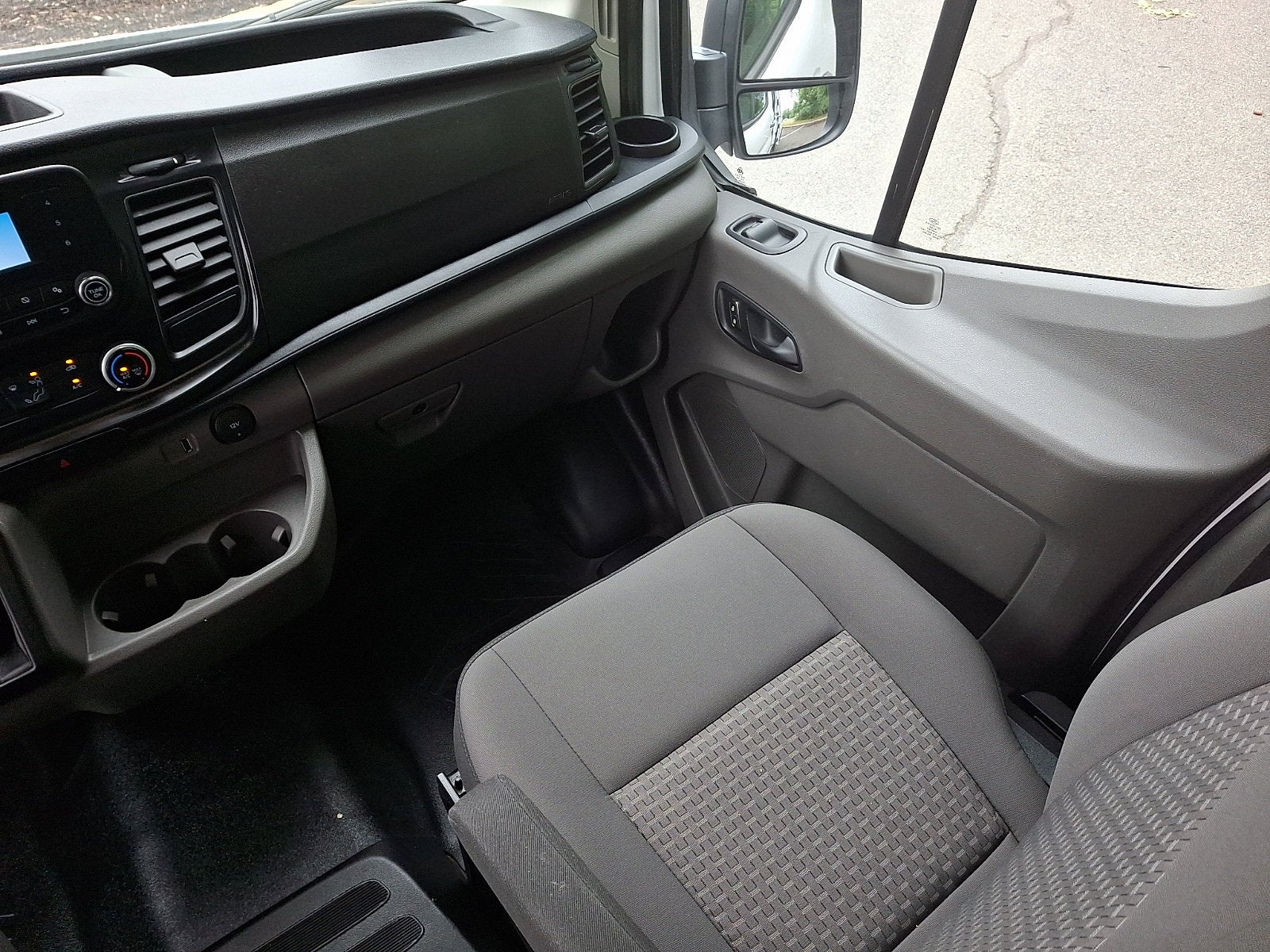2023 Ford Transit-250 T-250 130" Med Rf 9070 GVWR RWD