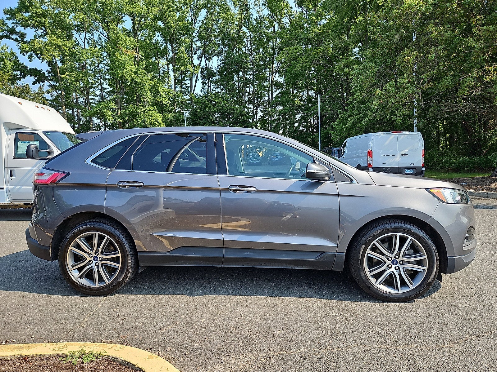 2022 Ford Edge Titanium