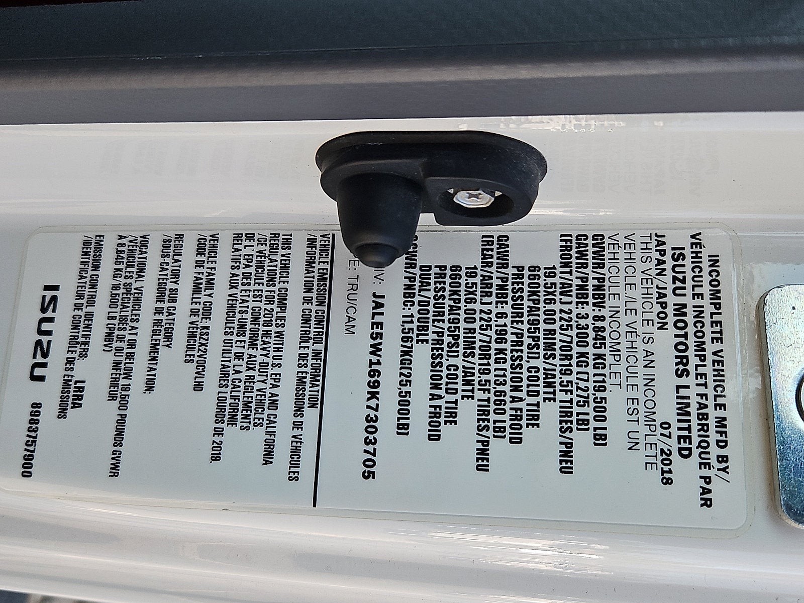 2019 Isuzu NRR 20' Box Truck W/Power Liftgate