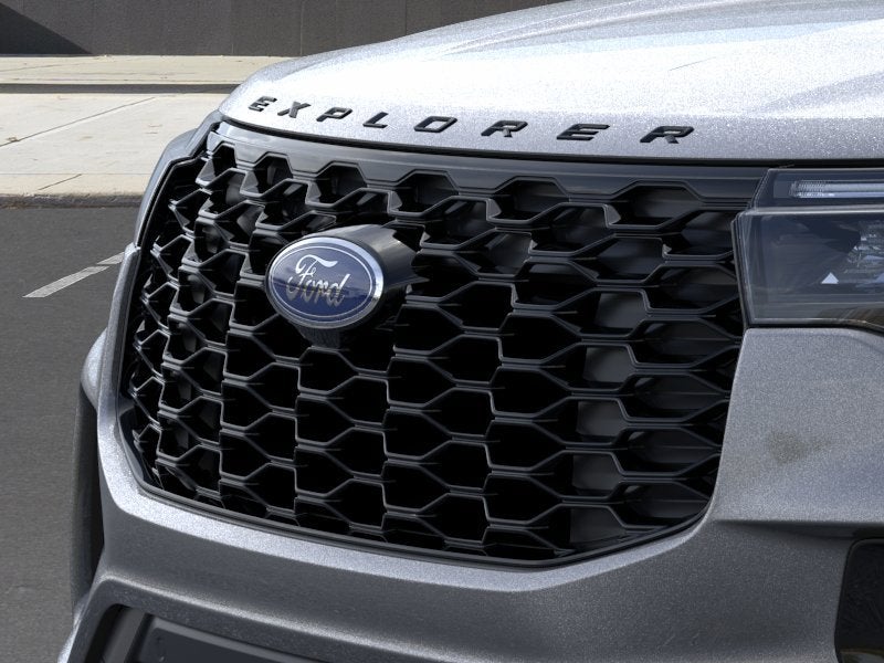 2026 Ford Explorer Custom Black-Top Edition