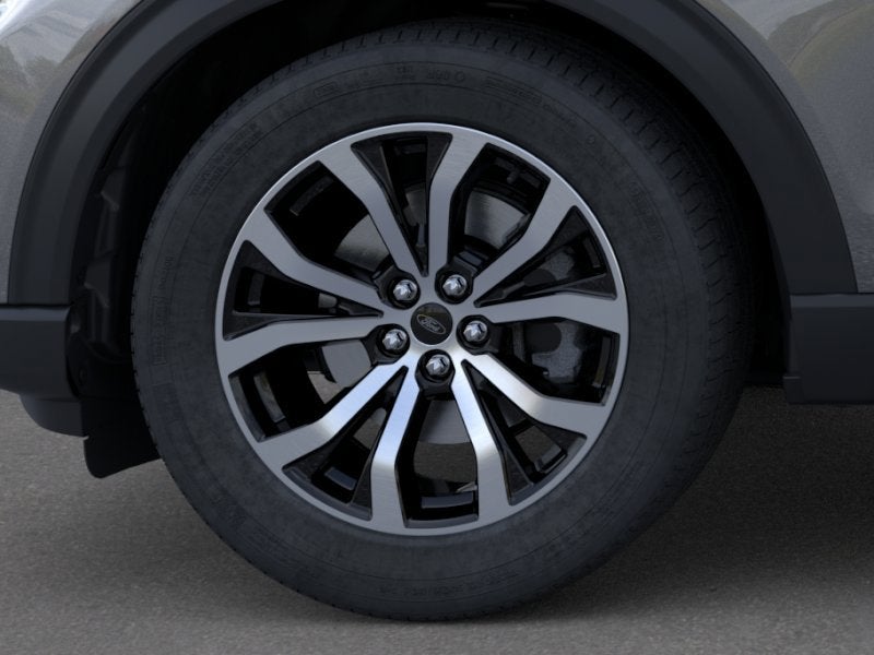 2026 Ford Explorer Custom Black-Top Edition