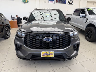 2026 Ford Explorer Custom Black-Top Edition
