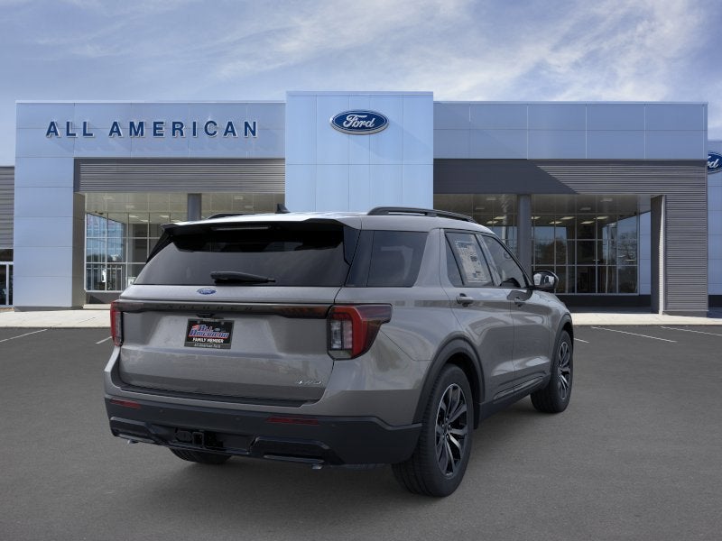 2026 Ford Explorer Custom Black-Top Edition