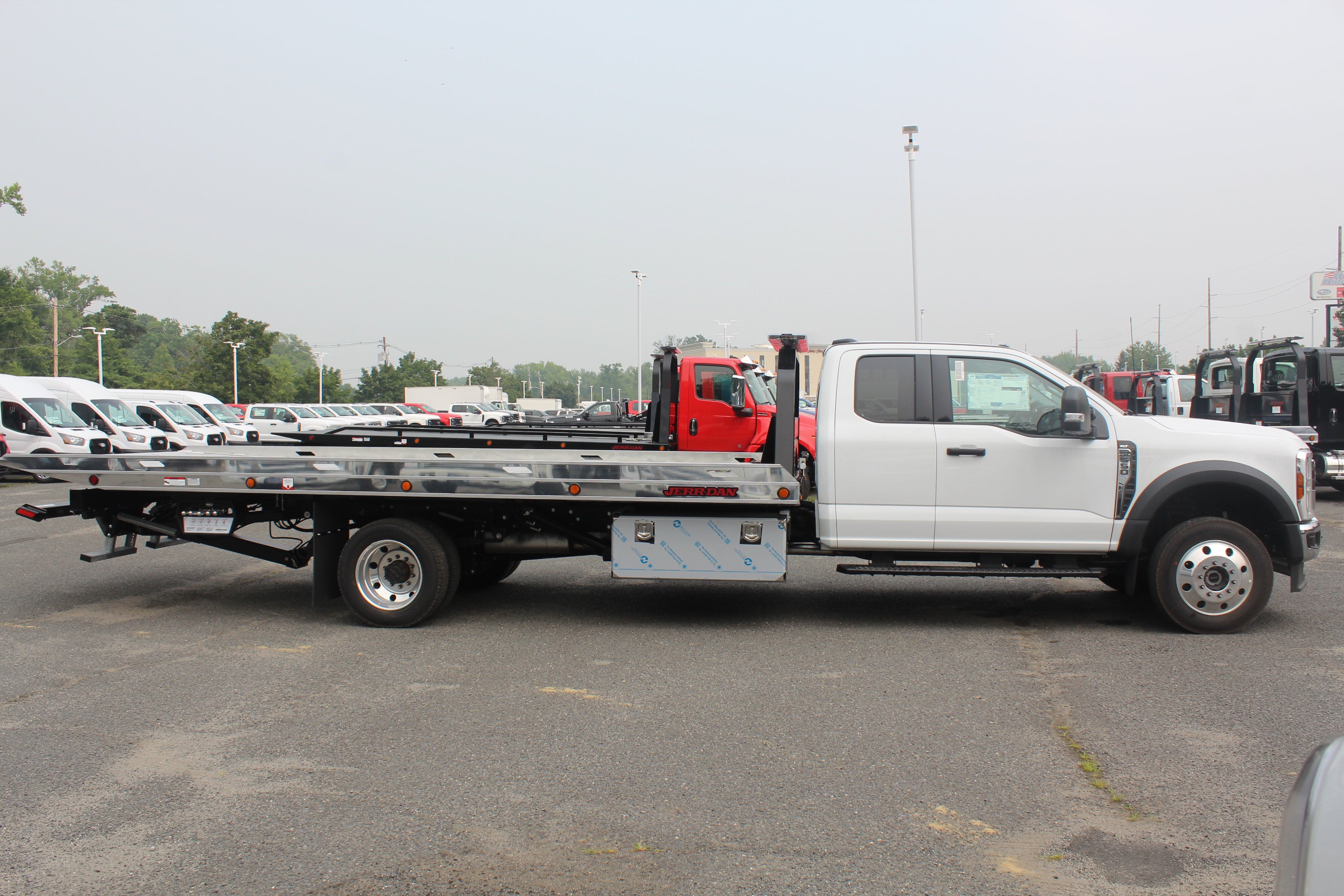 2026 Ford F-550 Jerr-Dan 6-Ton Dual-Angle Aluminum XLP SD Carrier
