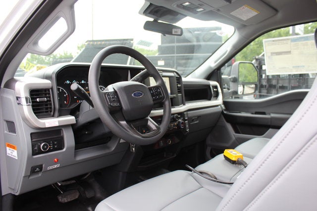 2025 Ford Chassis Cab F-550® XL