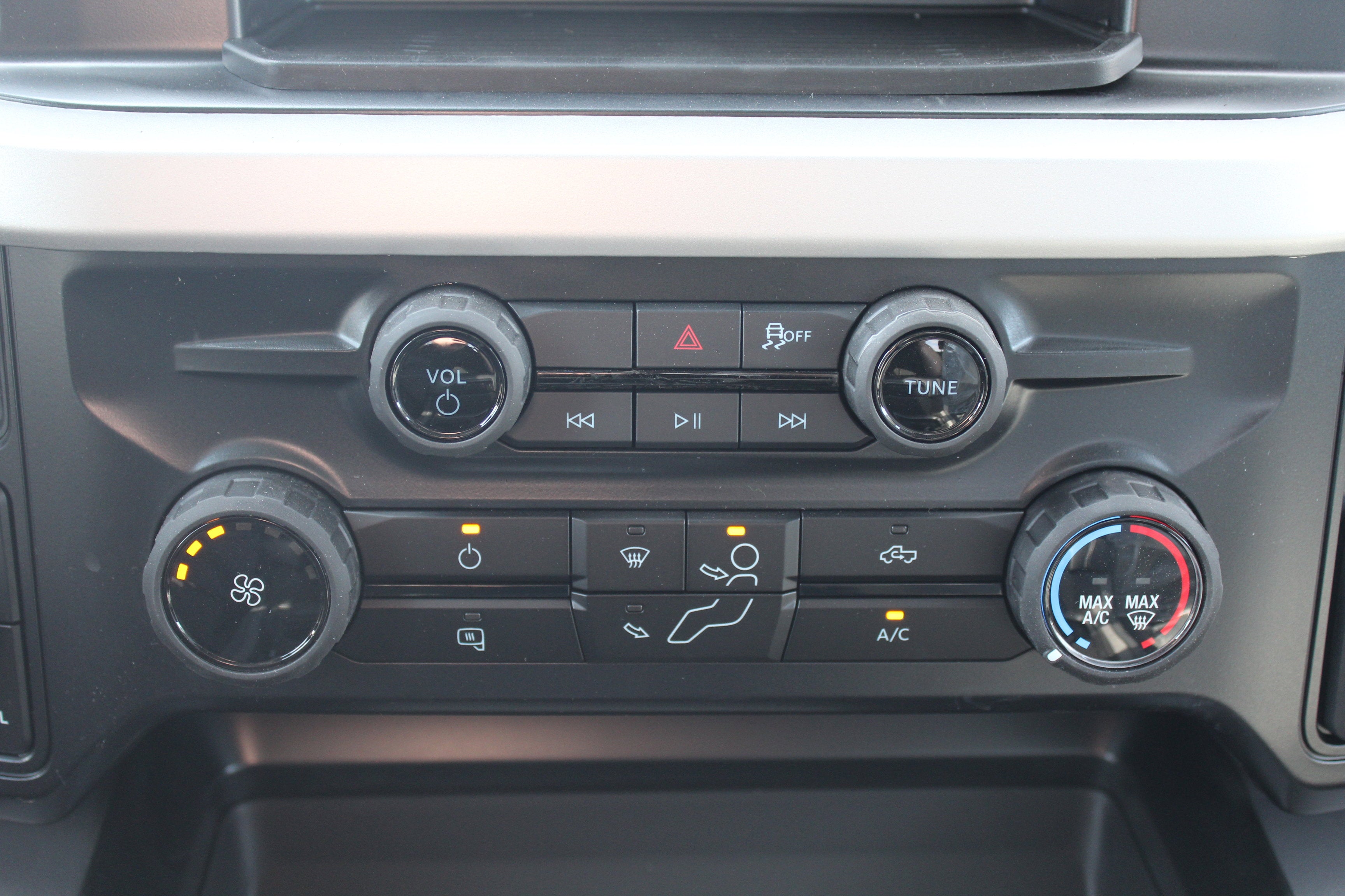 2026 Ford F-550 Jerr-Dan 6-Ton Steel XLP SD Carrier