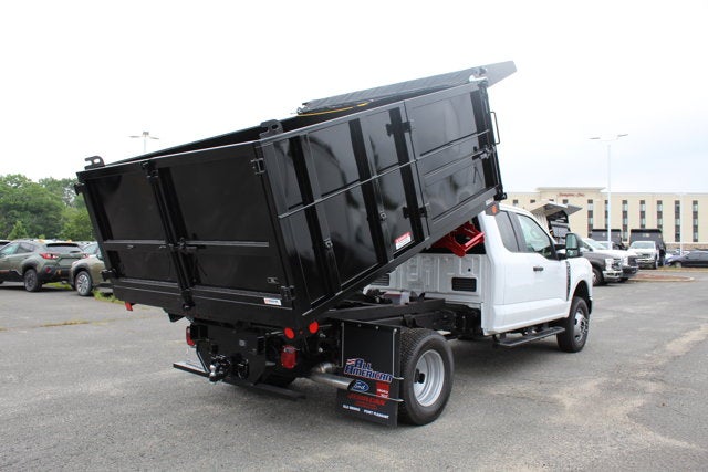2025 Ford Chassis Cab F-350® XL
