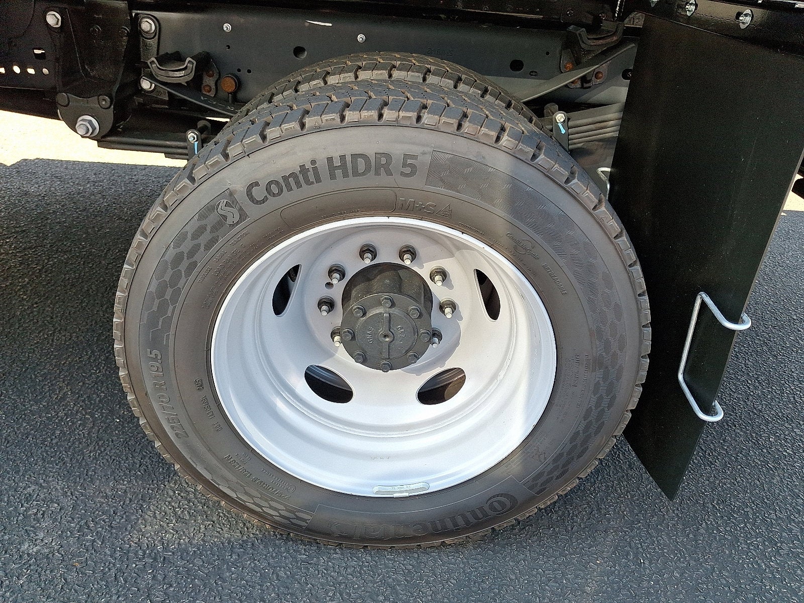 2025 Ford Chassis Cab F-550® XL
