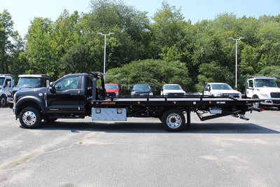 2025 Ford Chassis Cab F-550® XLT