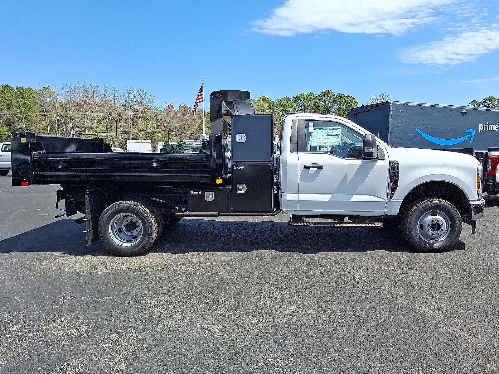 2025 Ford Chassis Cab F-350® XL