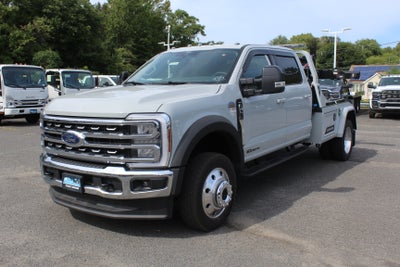 2026 Ford Chassis Cab F-550® LARIAT®