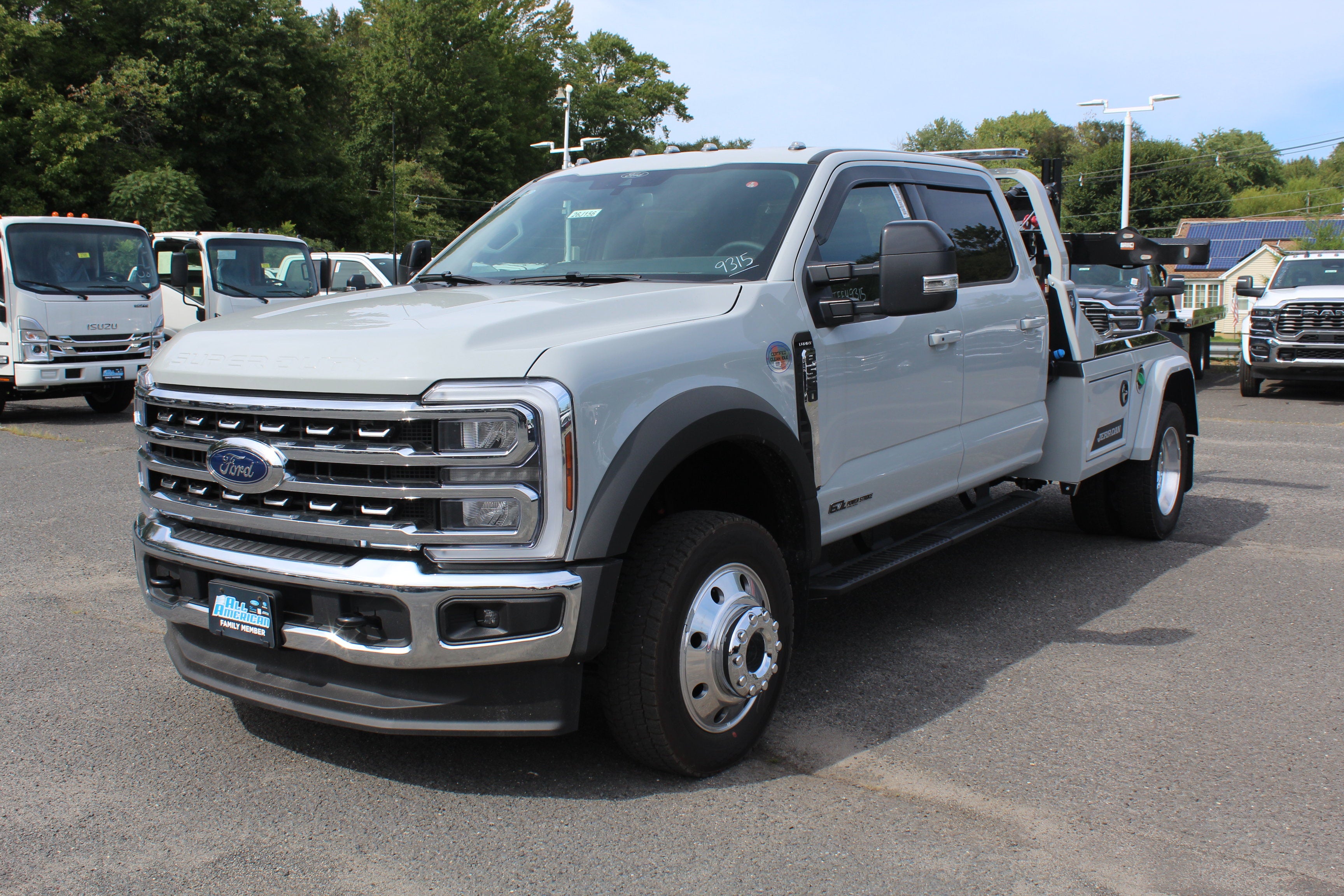2026 Ford Chassis Cab F-550® LARIAT®