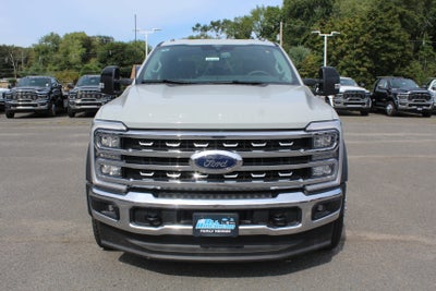 2026 Ford Chassis Cab F-550® LARIAT®