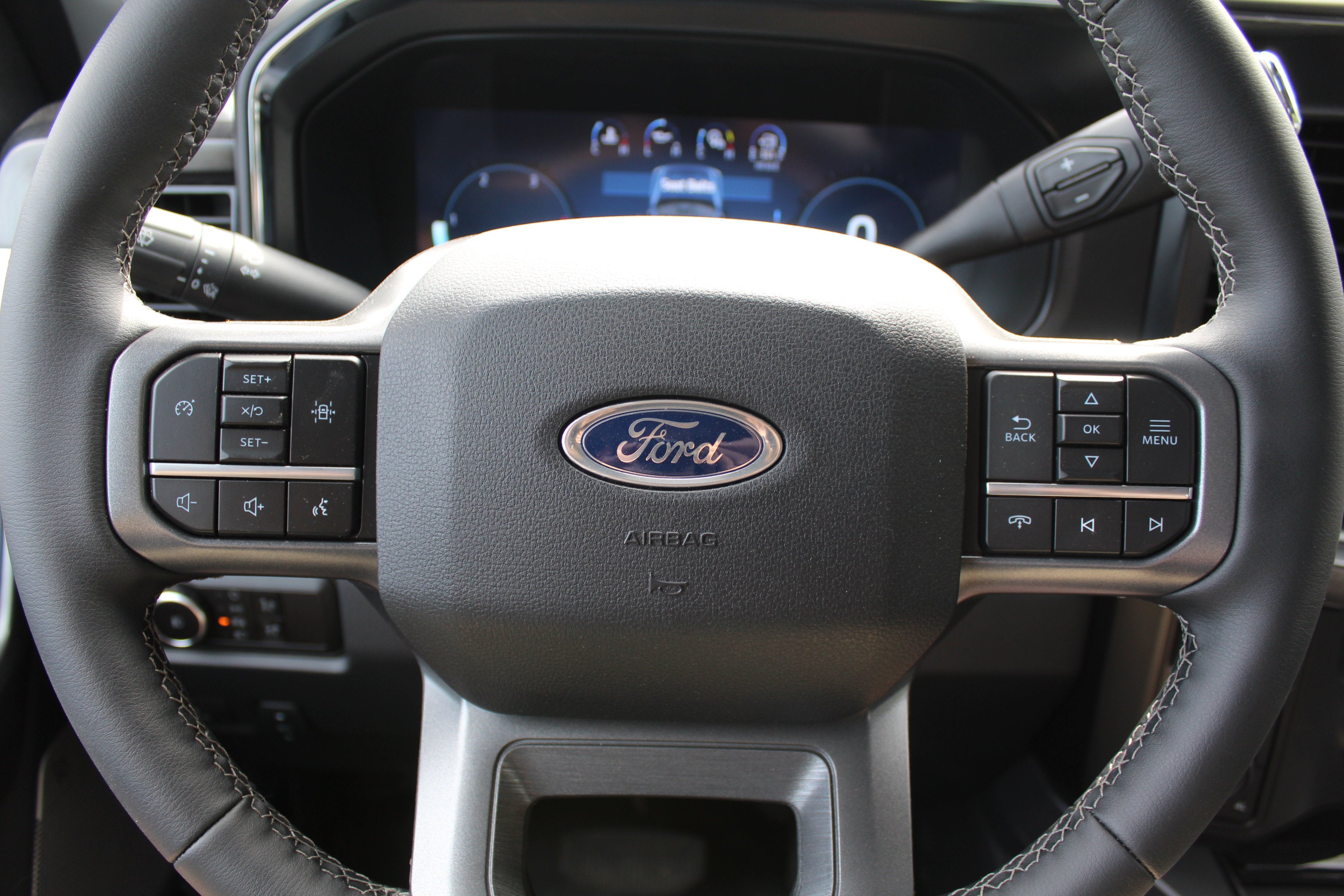 2026 Ford Chassis Cab F-550® LARIAT®