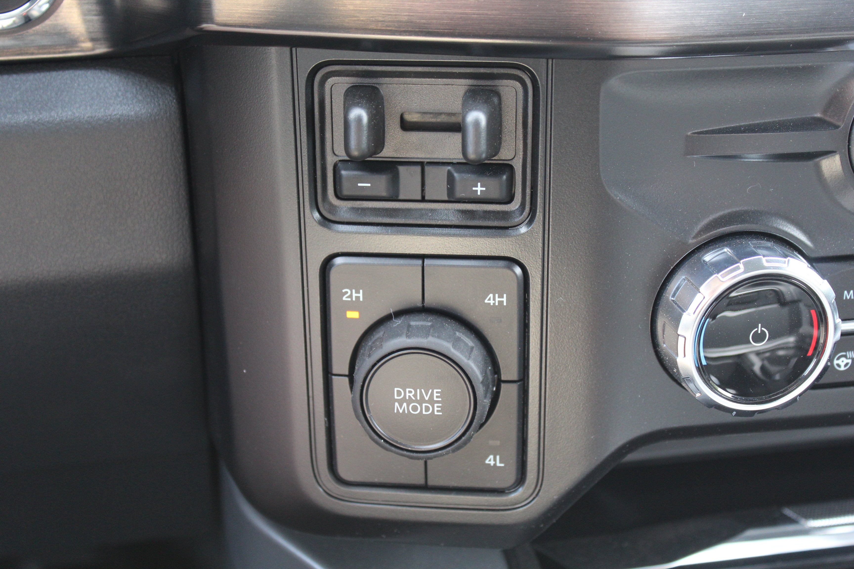 2026 Ford Chassis Cab F-550® LARIAT®
