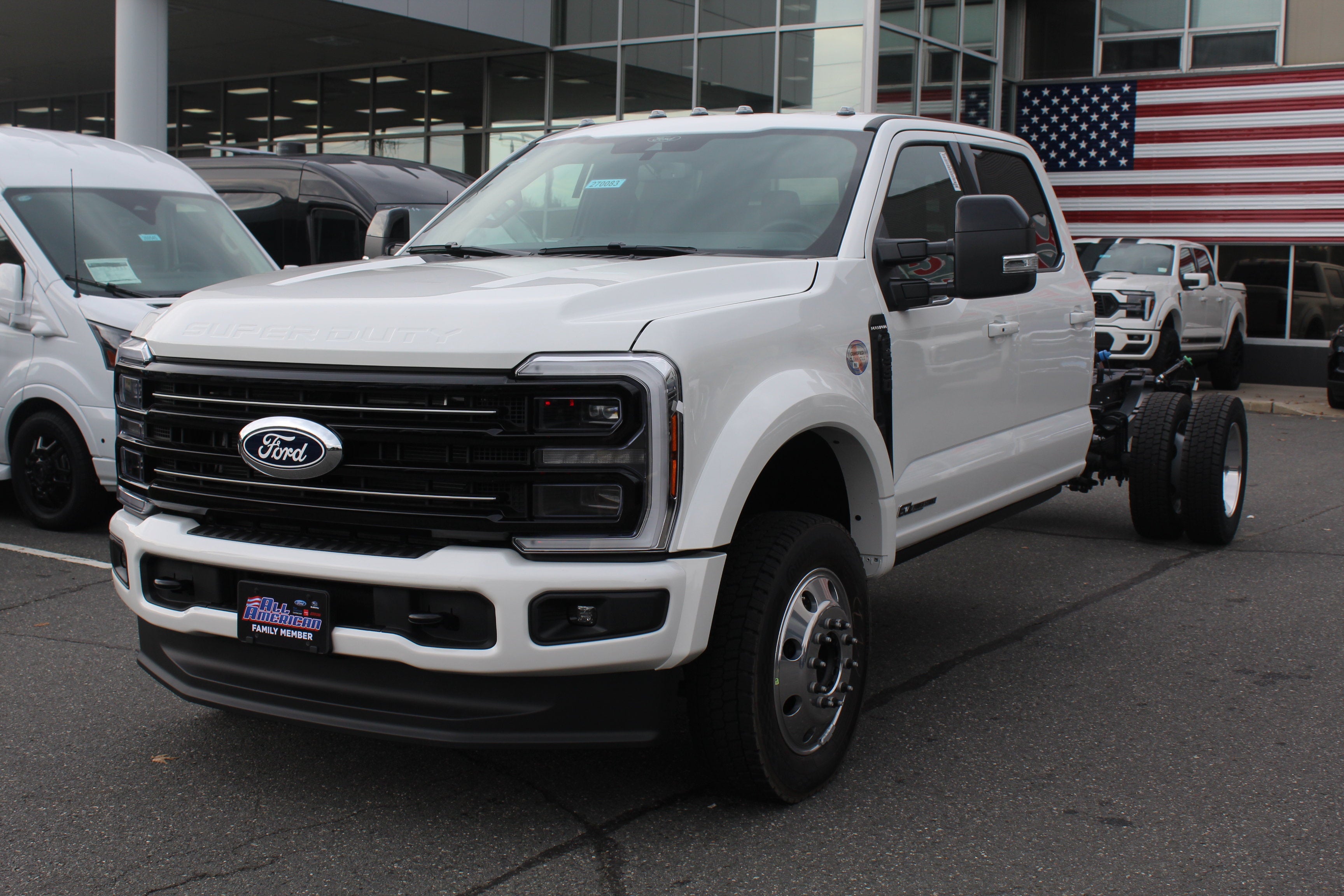 2027 Ford Chassis Cab F-550® Platinum
