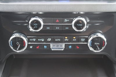 2027 Ford Chassis Cab F-550® Platinum