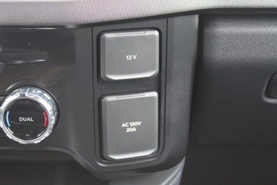 2027 Ford Chassis Cab F-550® Platinum