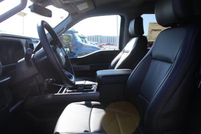 2026 Ford Chassis Cab F-550® LARIAT®