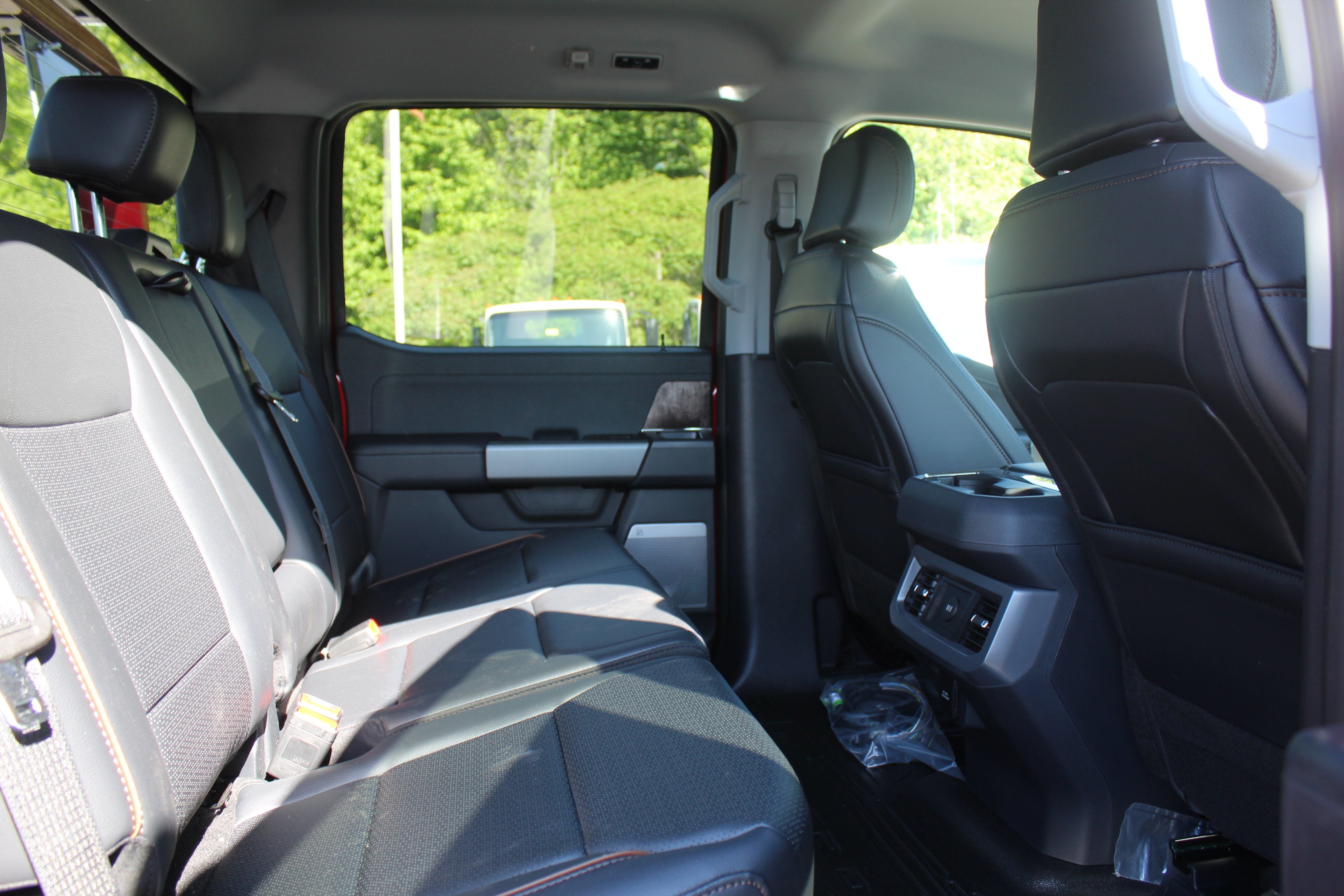 2026 Ford Chassis Cab F-550® LARIAT®