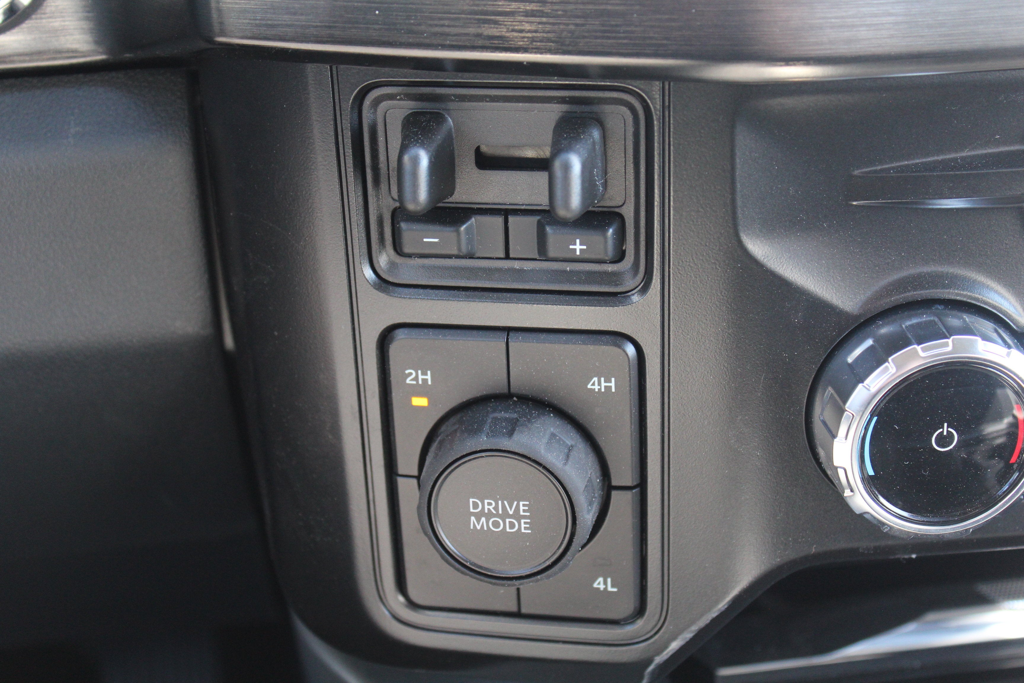 2026 Ford Chassis Cab F-550® LARIAT®