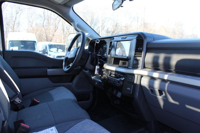 2025 Ford Chassis Cab F-450® XLT