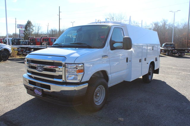 2026 Ford Econoline Cutaway E-350 SRW