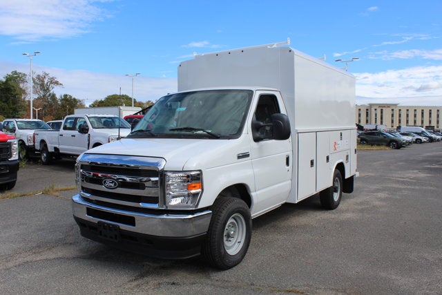 2026 Ford Econoline Cutaway E-350 SRW