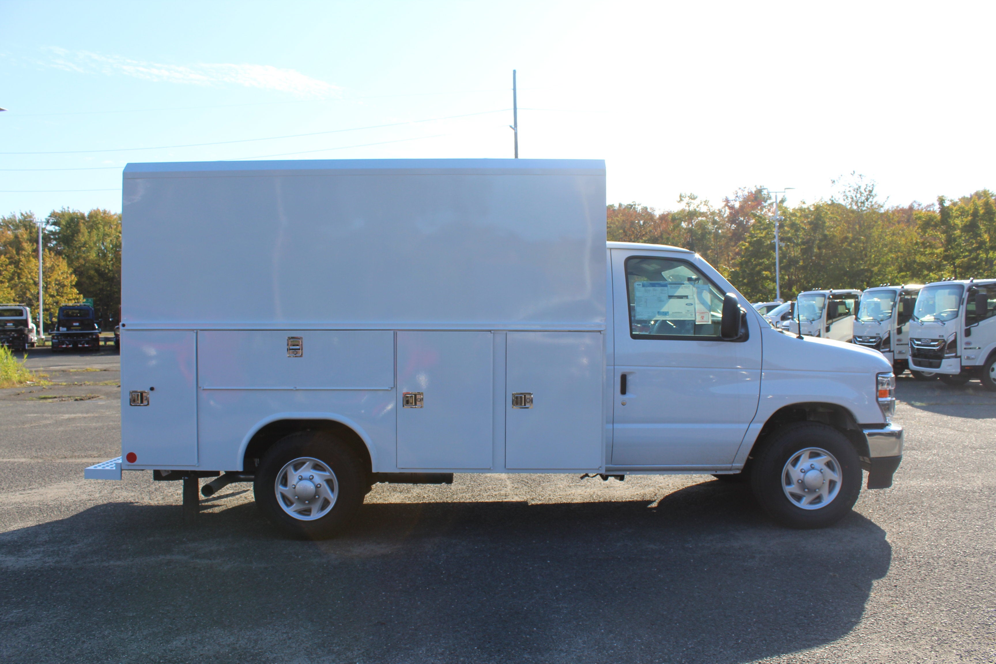 2027 Ford Econoline Cutaway E-350 SRW