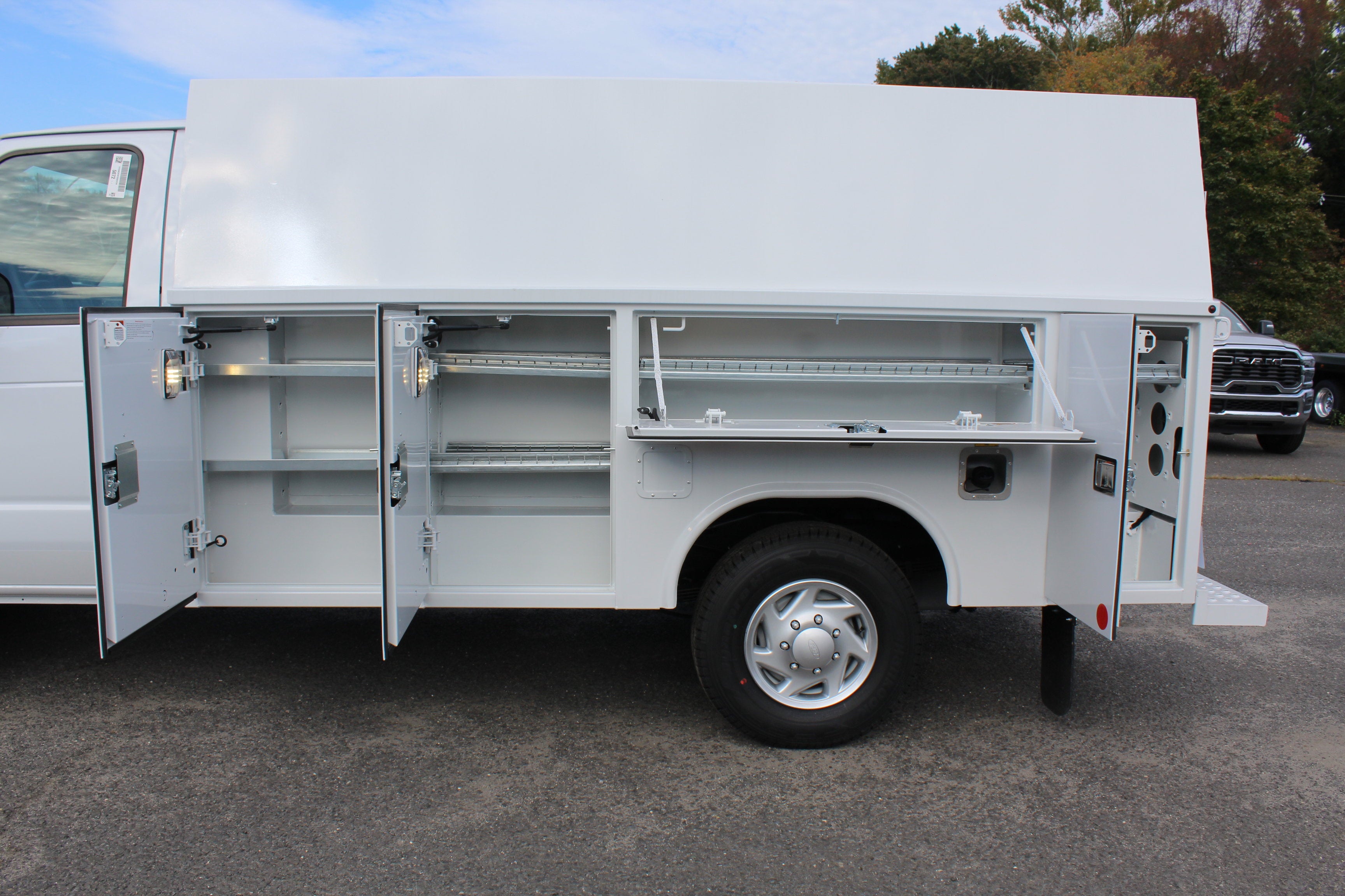 2027 Ford Econoline Cutaway E-350 SRW