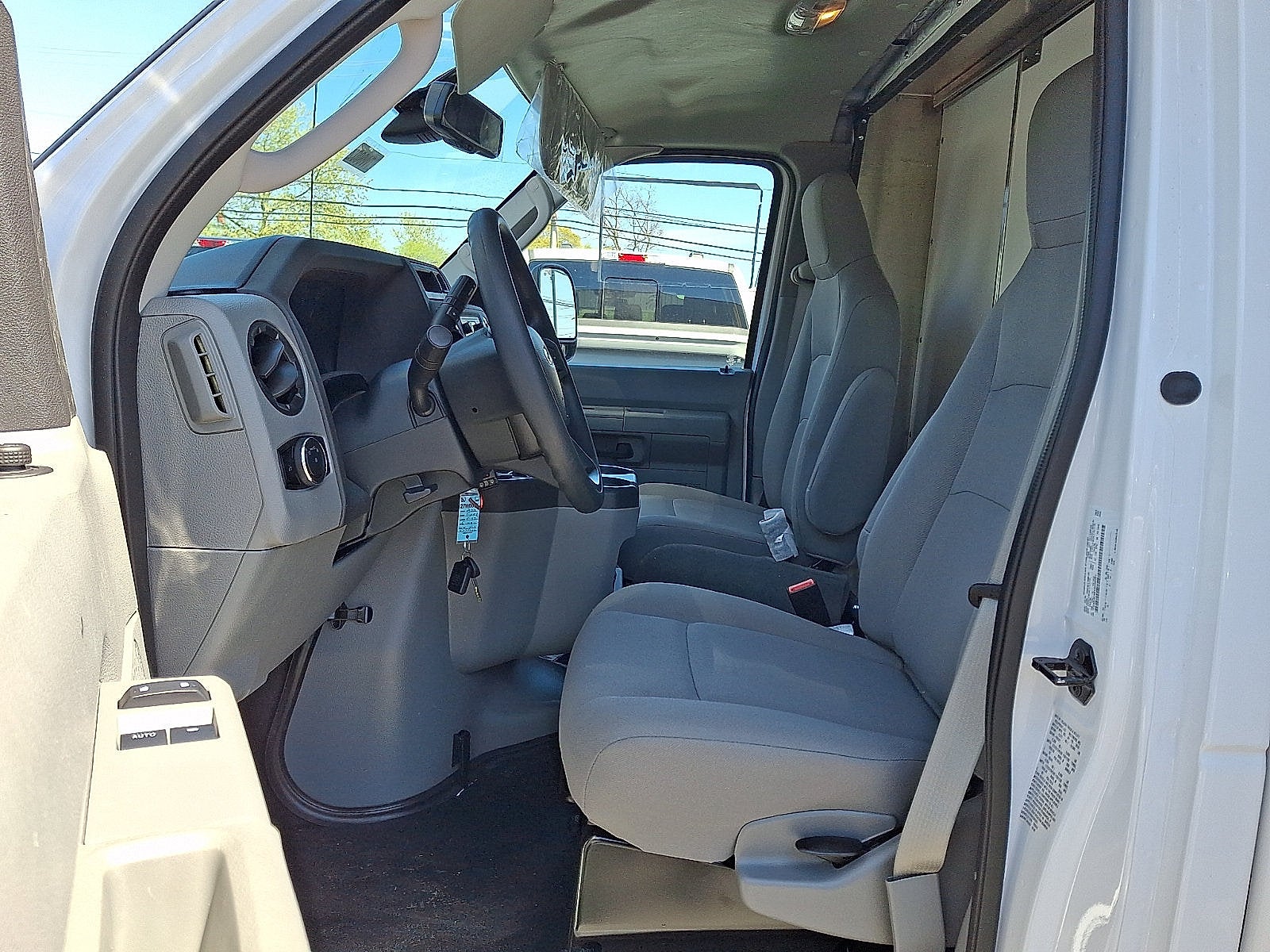 2027 Ford Econoline Cutaway E-450 DRW