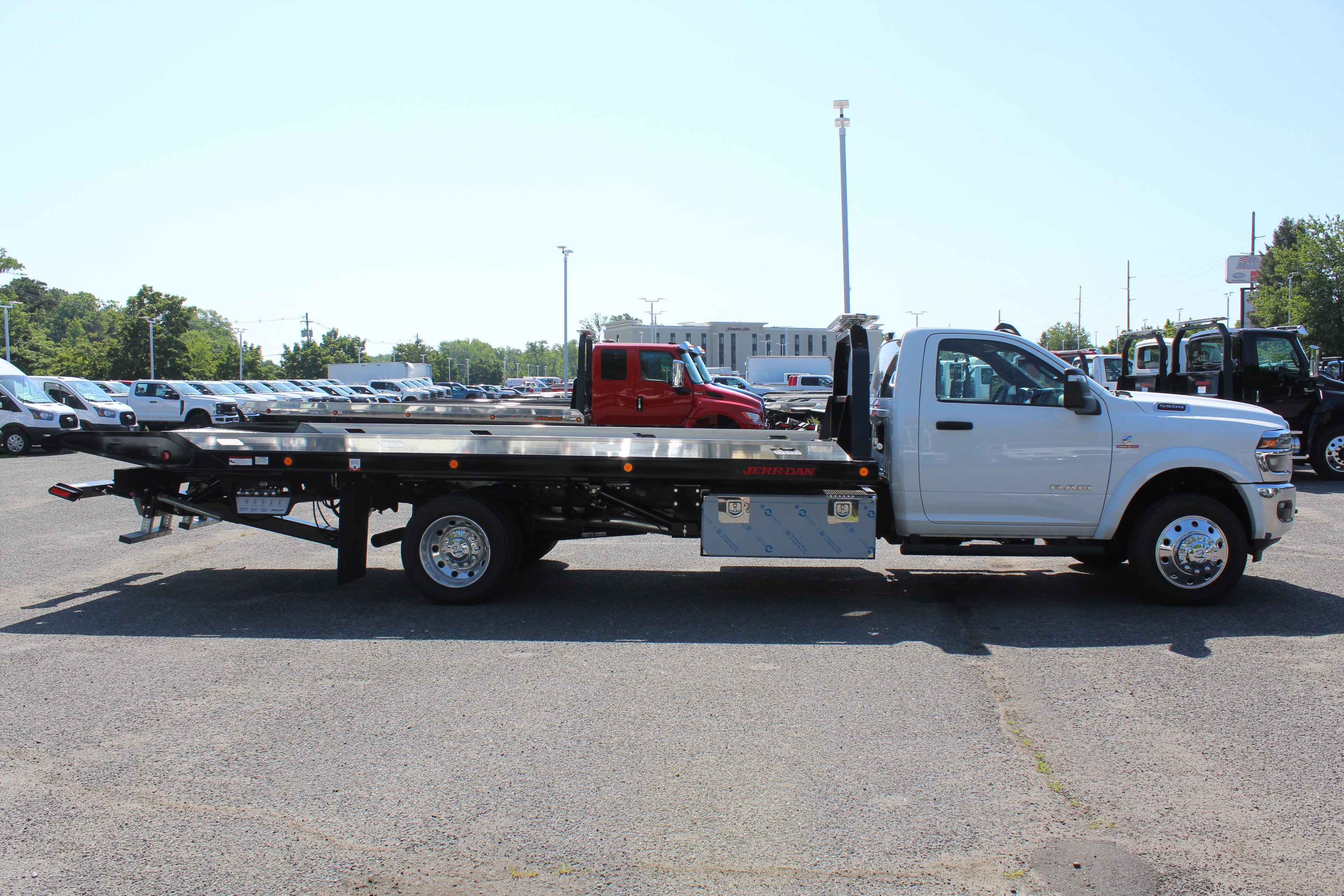 2026 RAM 5500 Jerr-Dan 6-Ton Dual-Angle Steel XLP SD Carrier
