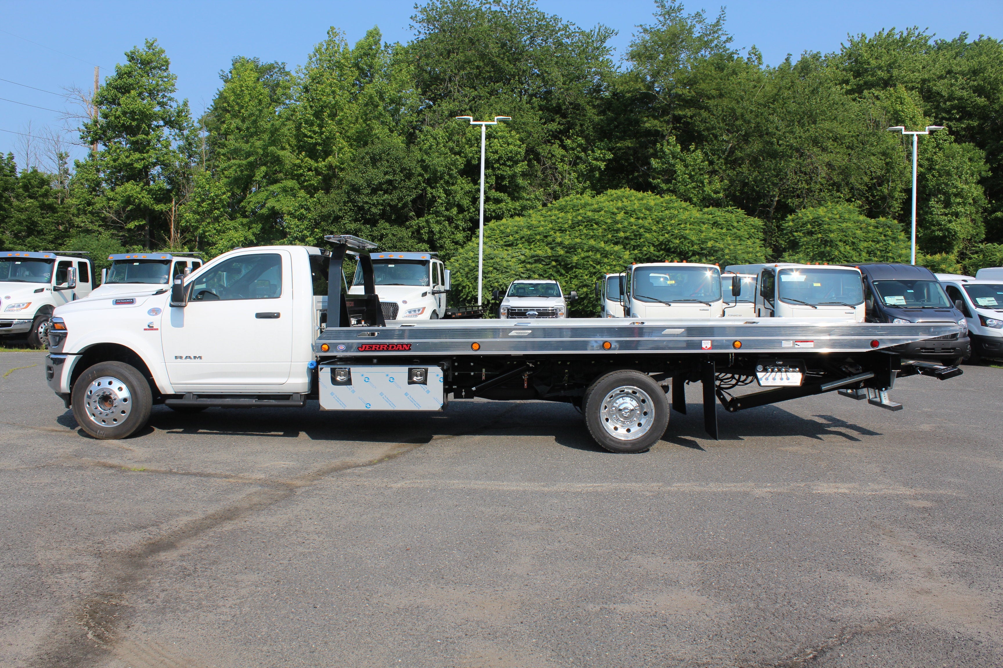 2026 RAM 5500 Jerr-Dan 6-Ton Dual-Angle Aluminum XLP SD Carrier