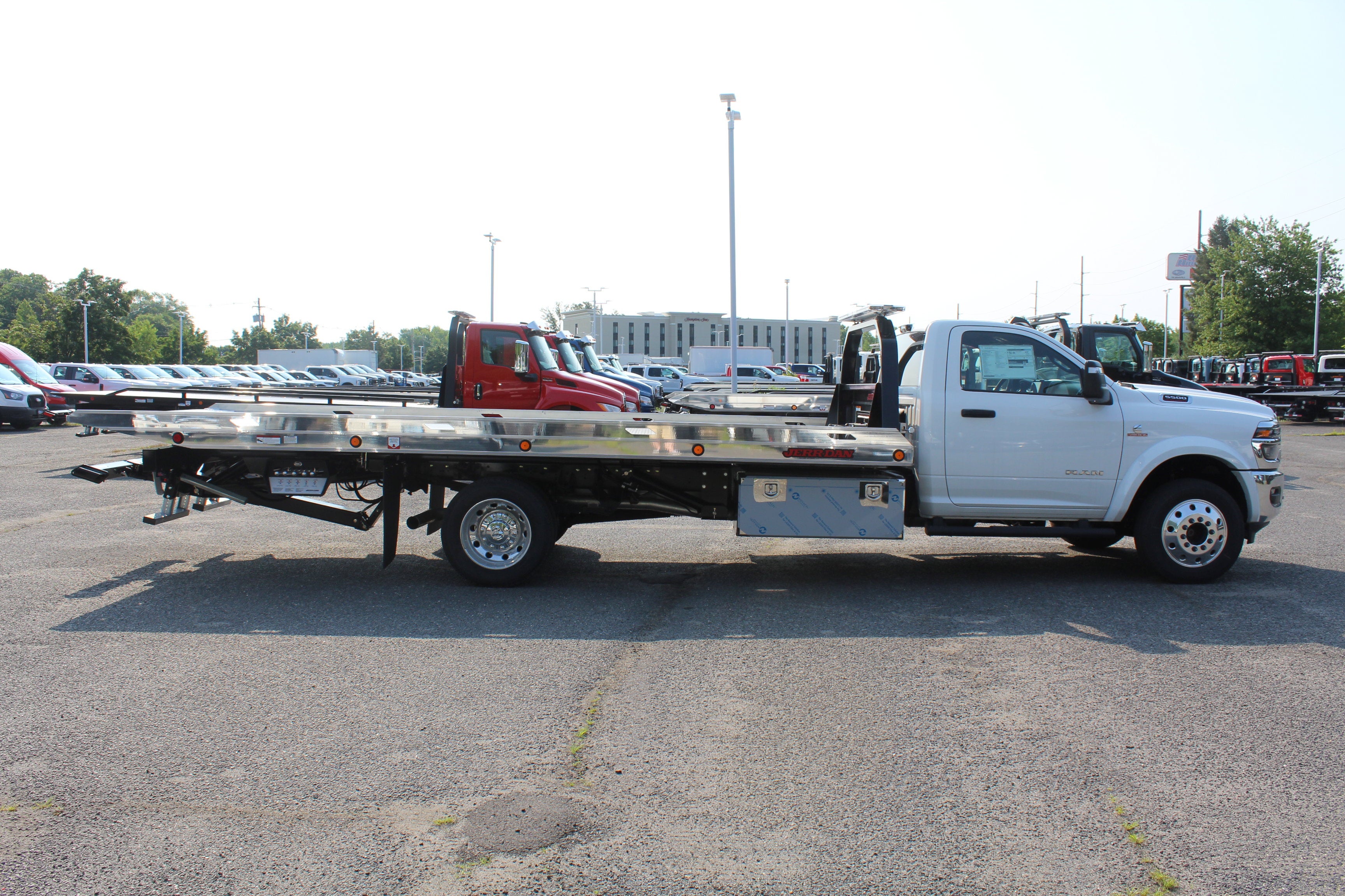 2026 RAM 5500 Jerr-Dan 6-Ton Dual-Angle Aluminum XLP SD Carrier