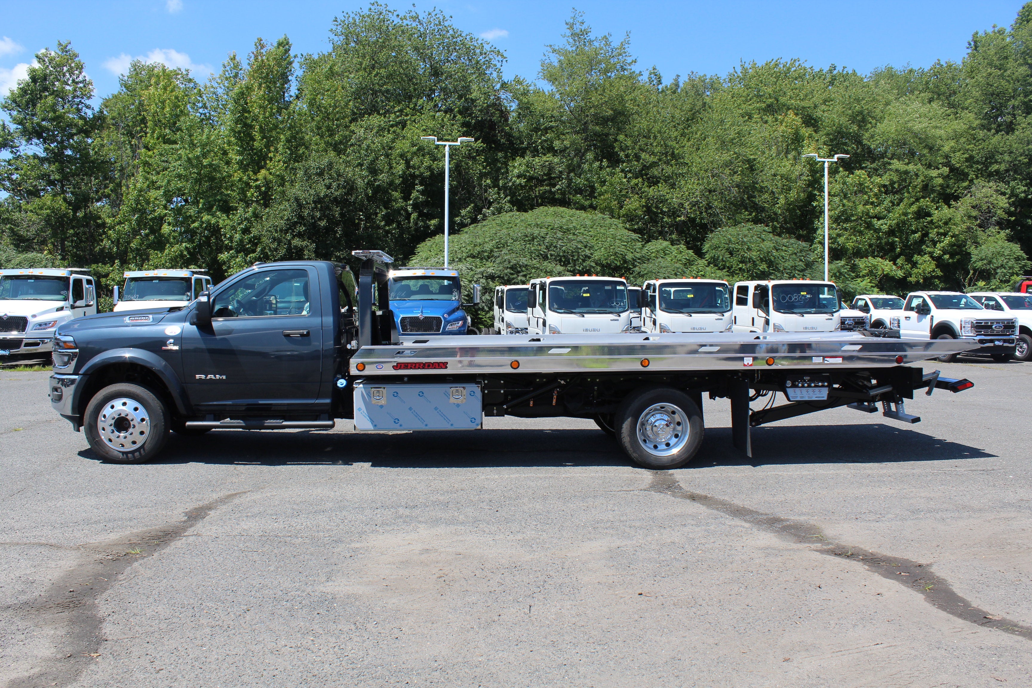 2026 RAM 5500 Jerr-Dan 6-Ton Dual-Angle Aluminum XLP SD Carrier