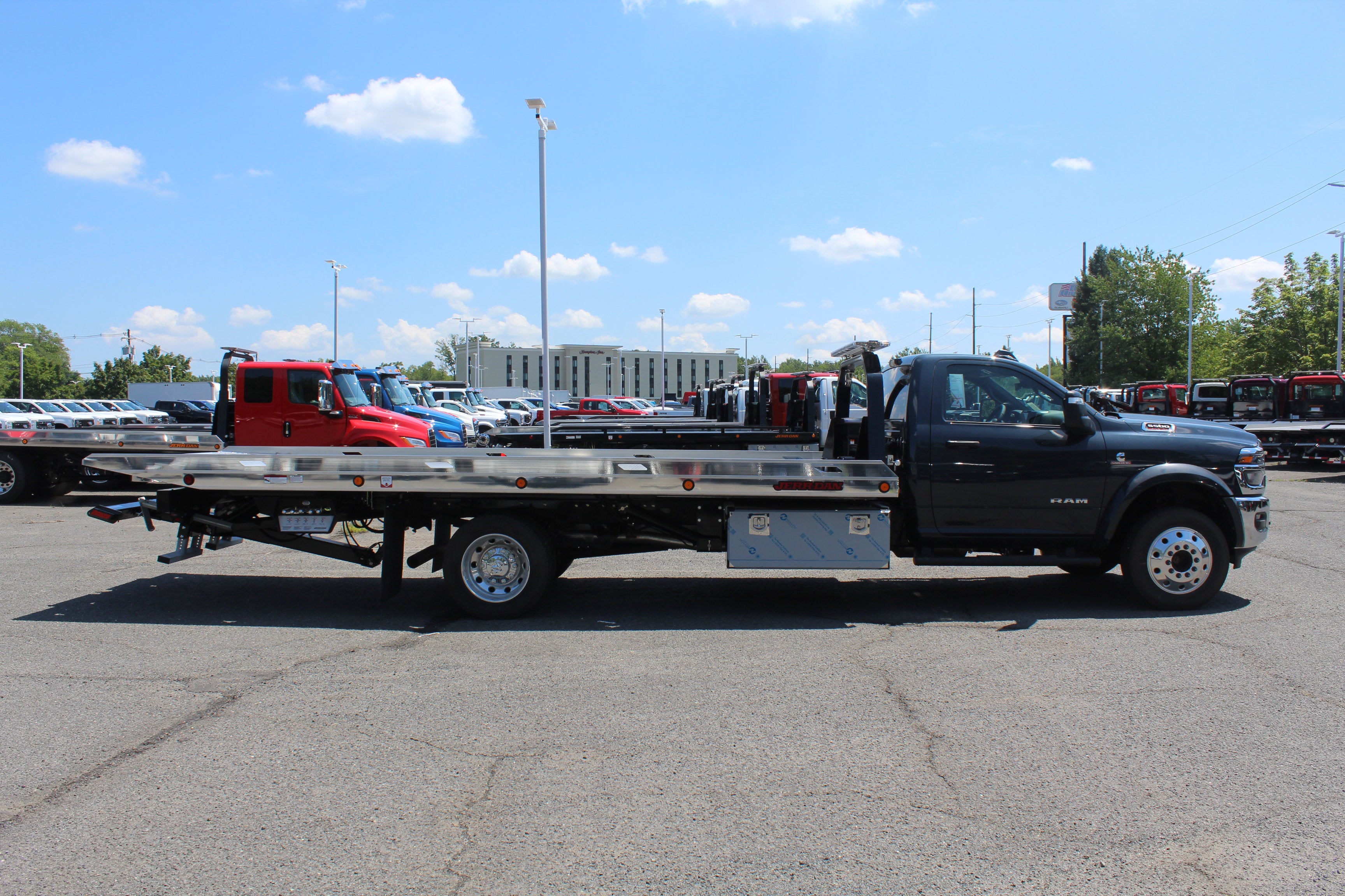 2026 RAM 5500 Jerr-Dan 6-Ton Dual-Angle Aluminum XLP SD Carrier