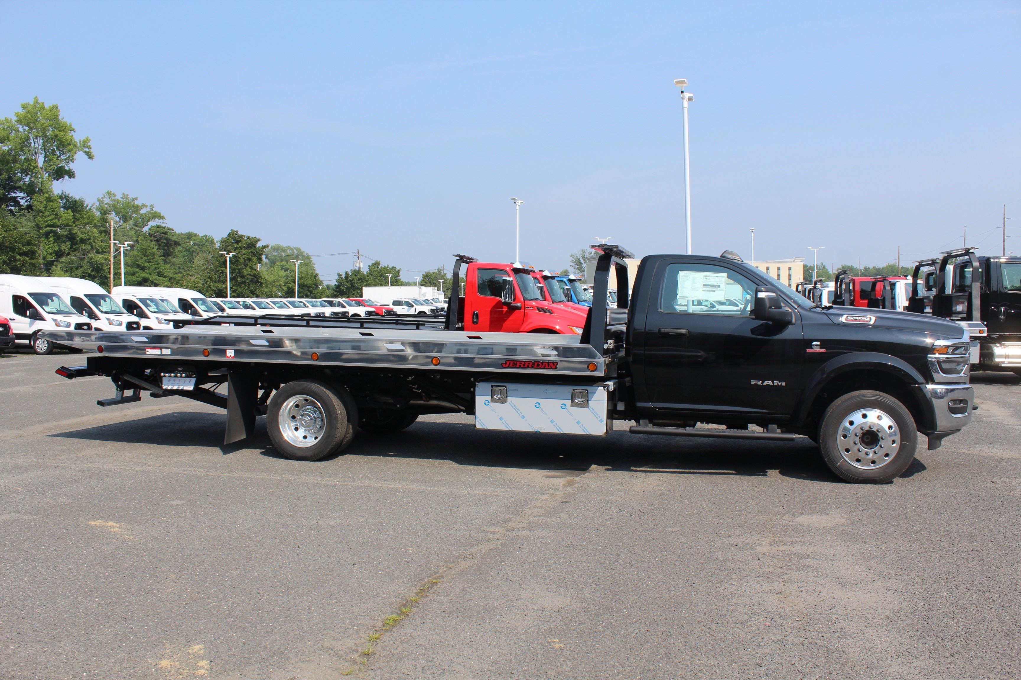 2026 RAM 5500 Jerr-Dan 6-Ton Dual-Angle Aluminum XLP SD Carrier