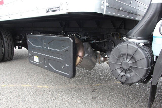 2024 Isuzu NRR 20 FT Box w/ ICC Bumper