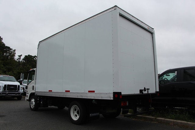 2024 Isuzu NRR 20 FT Box w/ ICC Bumper