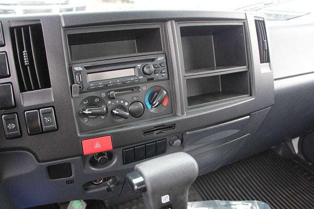 2024 Isuzu NRR 20 FT Box w/ ICC Bumper