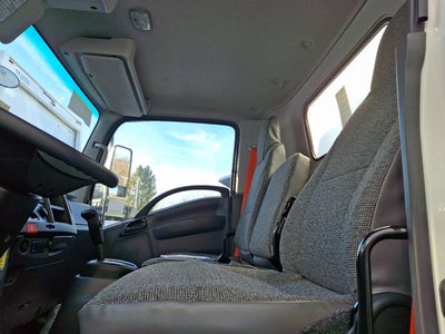 2024 Isuzu NRR 20 FT Box w/ ICC Bumper