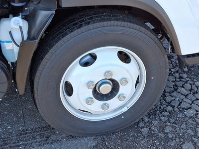 2024 Isuzu NRR 16 FT Box w/ ICC Bumper