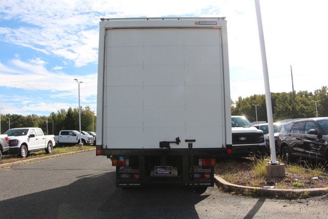 2024 Isuzu NRR 16 FT Box w/ ICC Bumper