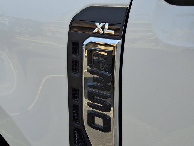 2026 Ford Super Duty F-350 SRW XL