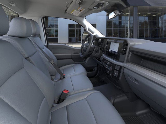 2025 Ford Super Duty F-550 DRW XL