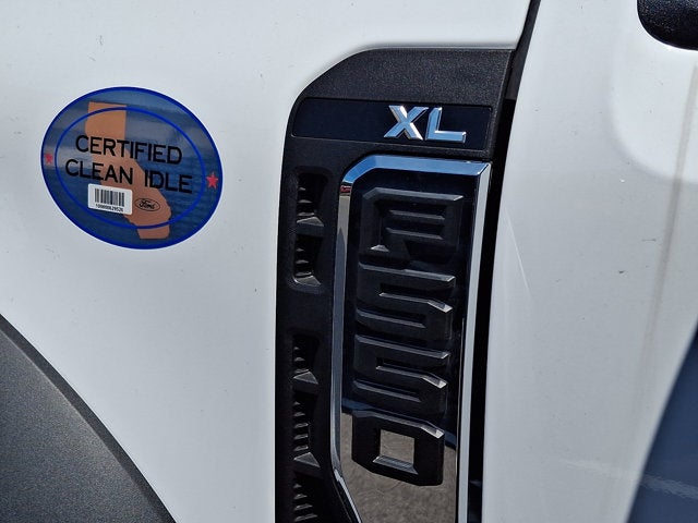 2026 Ford Super Duty F-550 DRW XLT